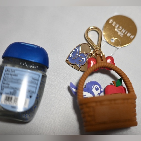 Bath & Body Works Disney Princess Snow White Pocketbac Holder Set NWT- IN HAND - Picture 4 of 7